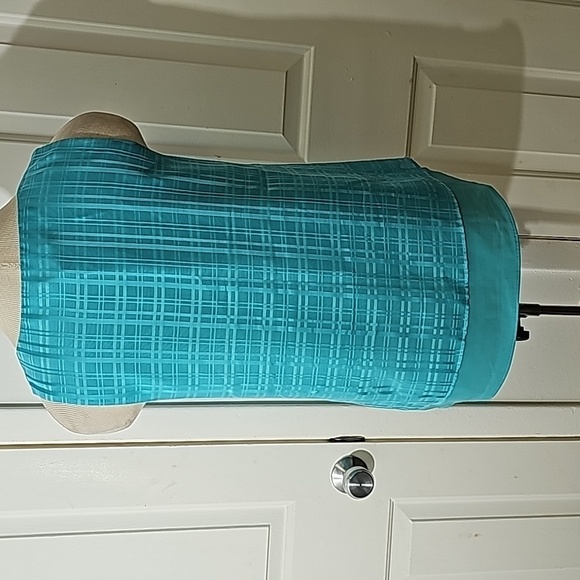 Dana Buchman sleevless tourqwise top. Size small.  Lovely chiffon overlay. - Picture 6 of 9